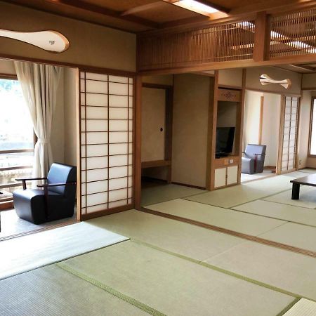 Atami Kinjokan Extérieur photo