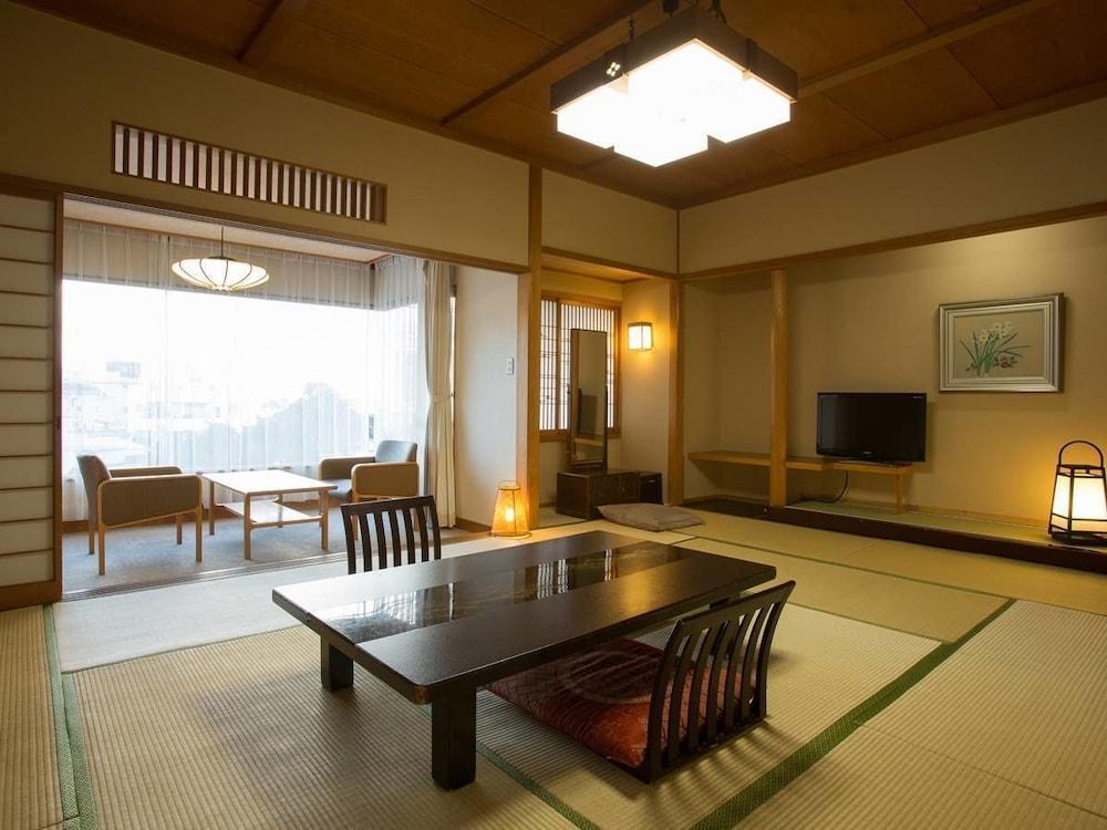 Atami Kinjokan Extérieur photo