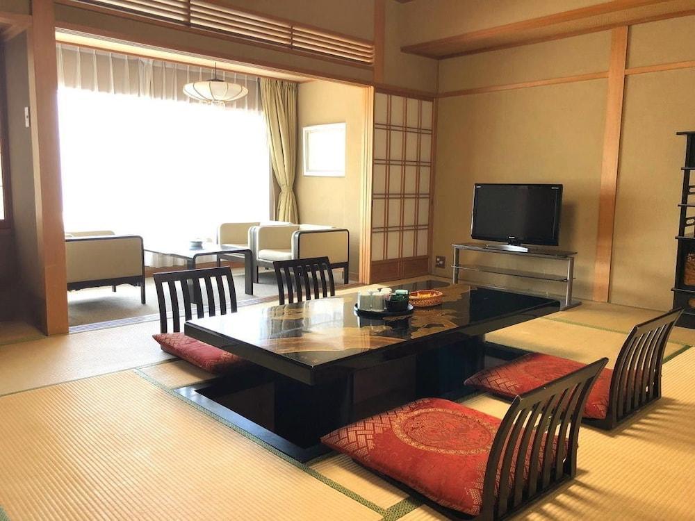Atami Kinjokan Extérieur photo