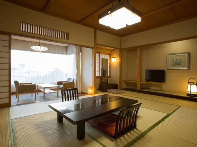 Atami Kinjokan Extérieur photo