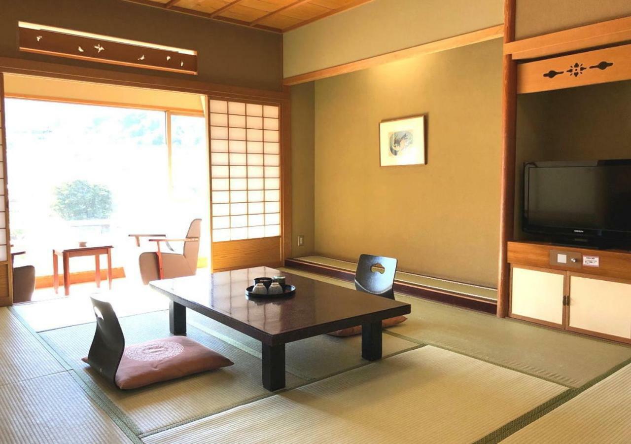 Atami Kinjokan Extérieur photo